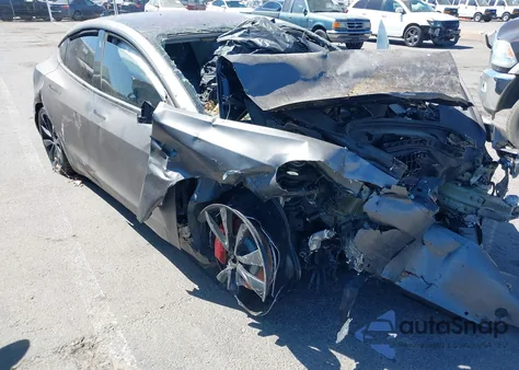 2018 Tesla Model 3 Long Range/Performance из США, поврежденный, VIN 5YJ3E1EB3JF072456